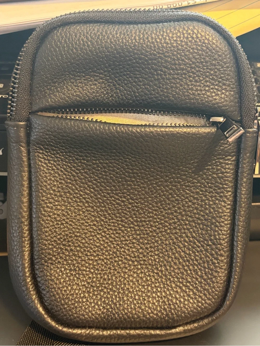 Men's Black Leather Crossbody Pouch - Compact Everyday Bag